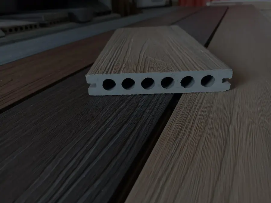 Piso Deck WPC Encapsulado — Deck WPC